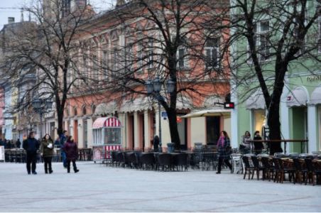 060-Novi-Sad-winkelstraat