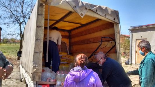 Vrachtwagen met meelzakken